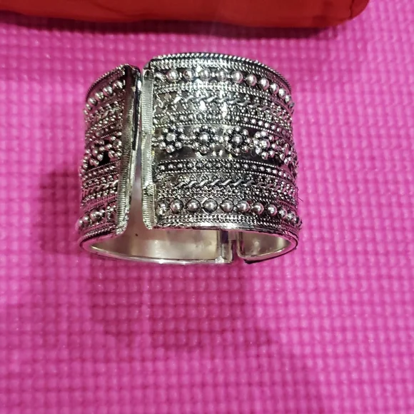 Bracelet - Picture 3 of 4